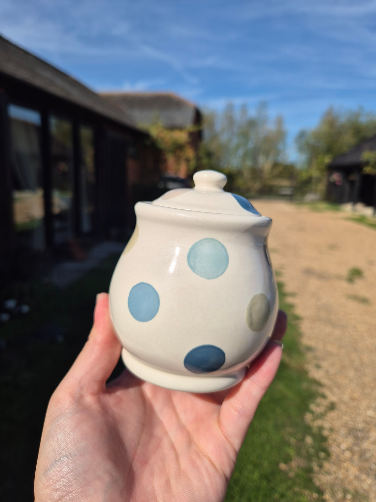 Small customizable jar / urn