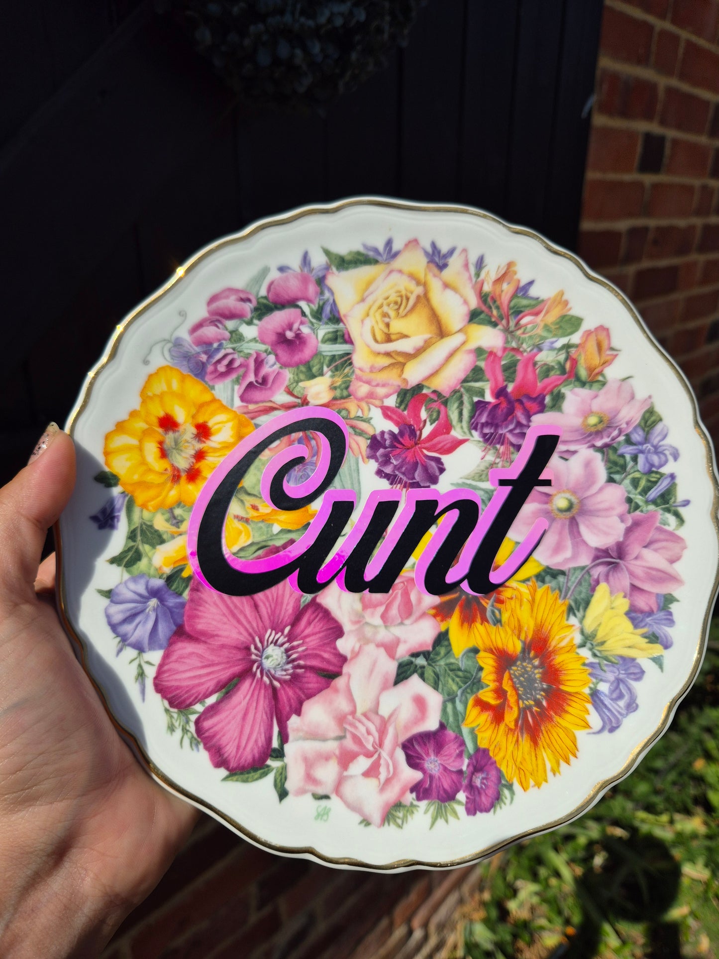 Cunt floral plate