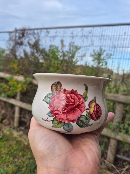 Small pink floral pot