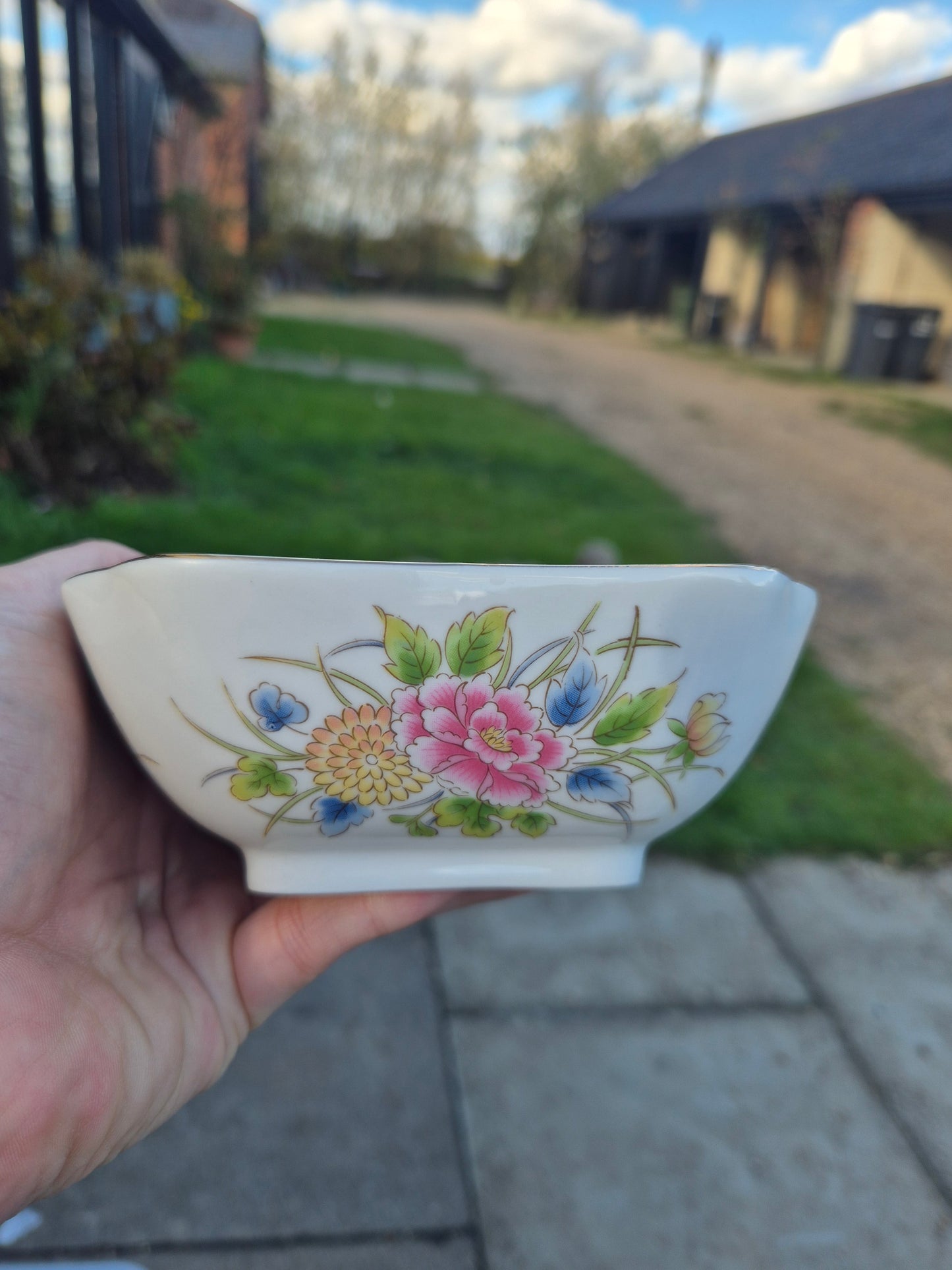 Ornate floral bowl/dish
