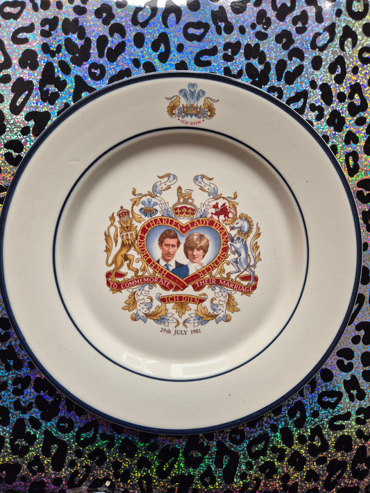 Princess Di and Charles large plate