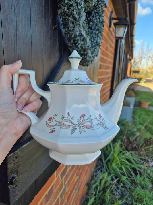 Floral bow detail teapot