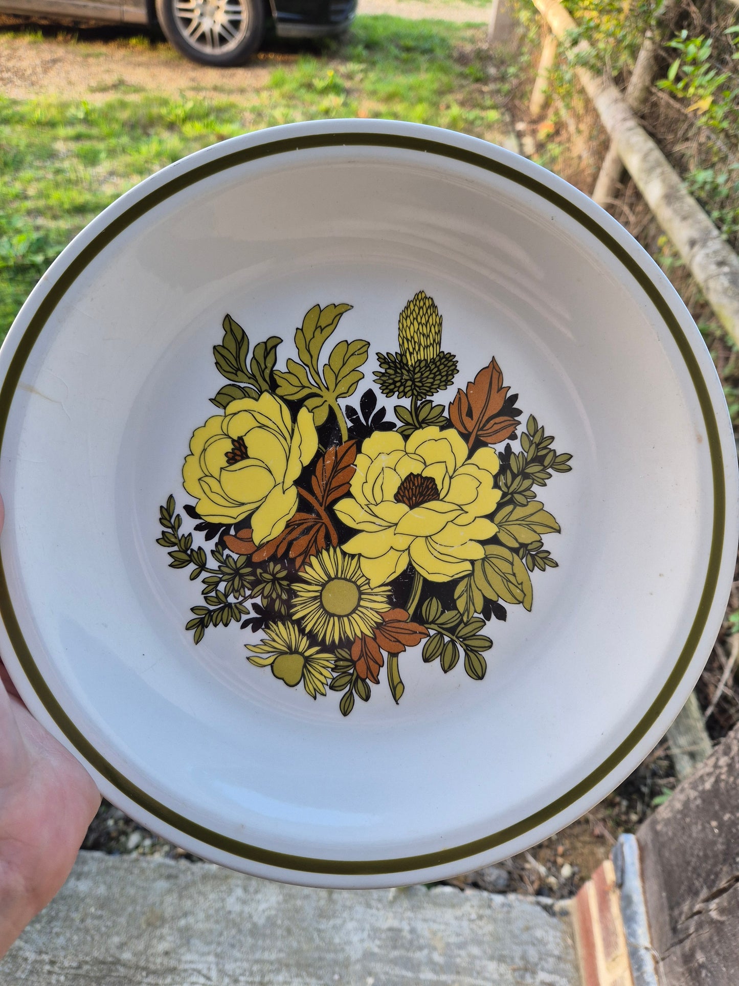 Yellow florals plate