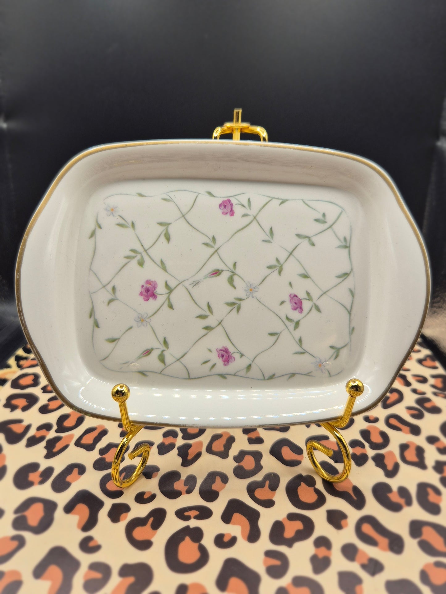 Floral trinket dish