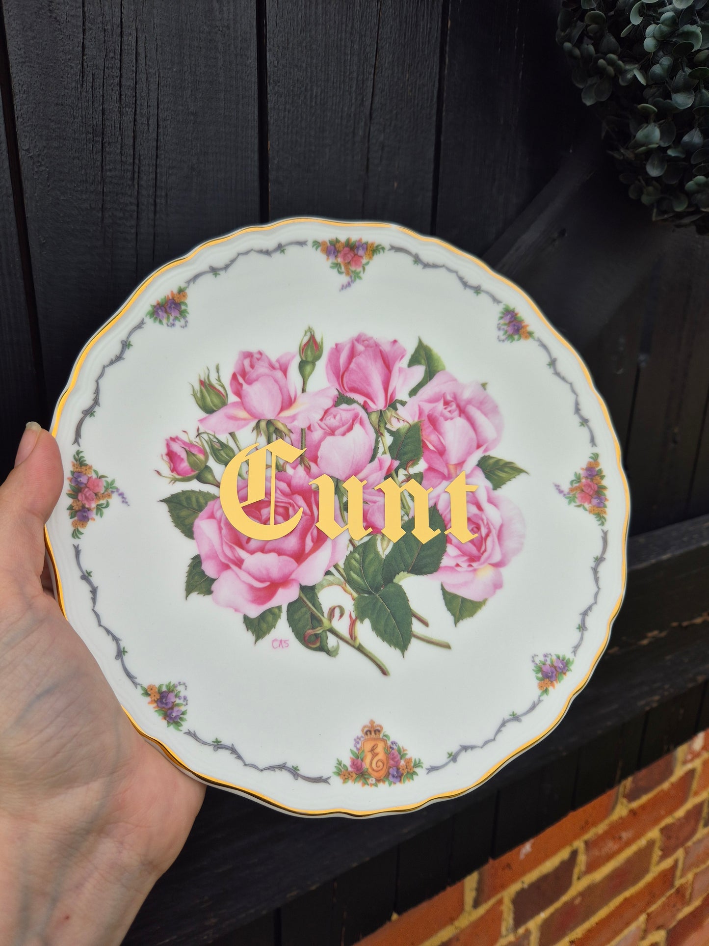 Cunt floral plate