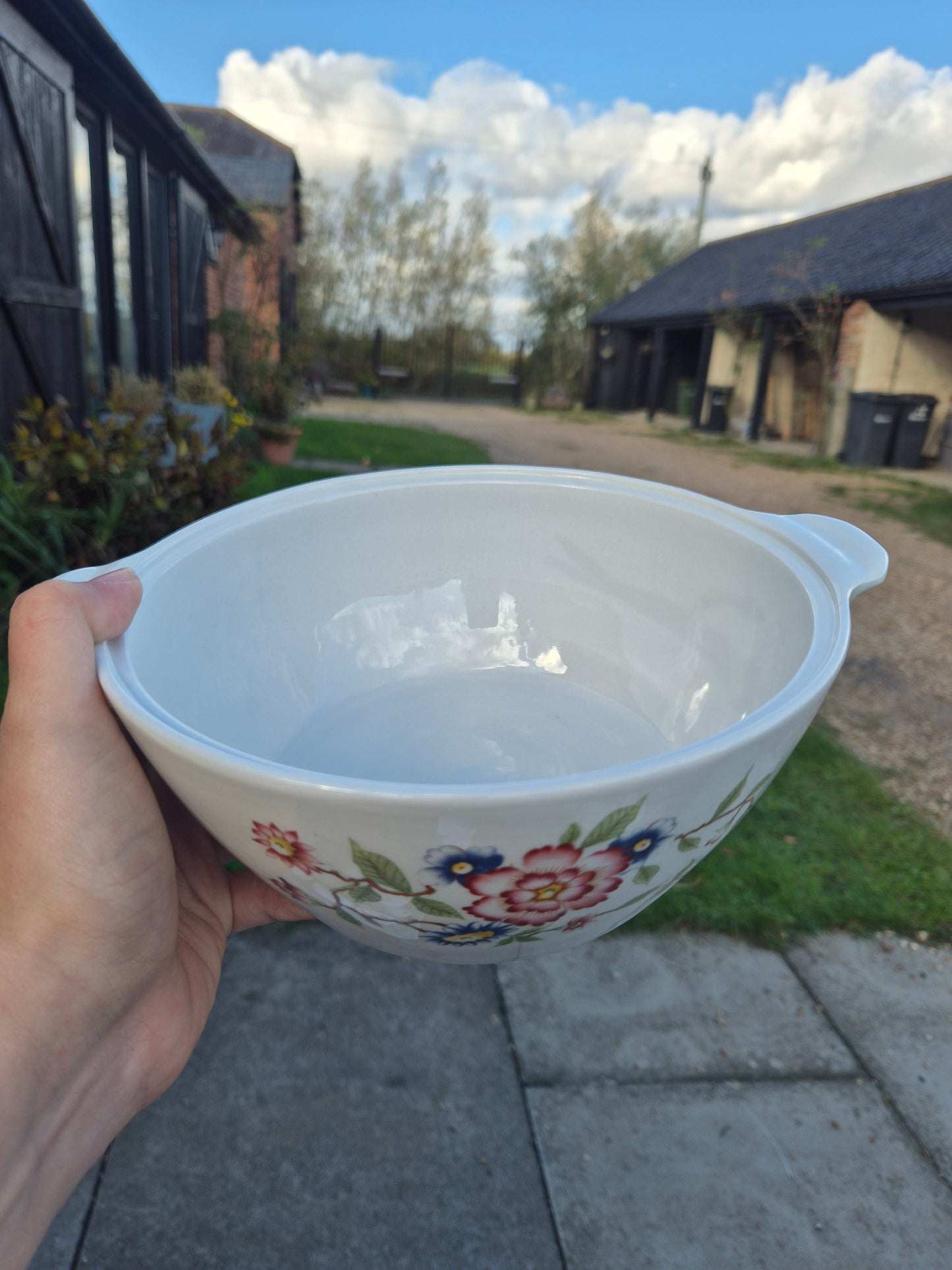 Floral serving bowl