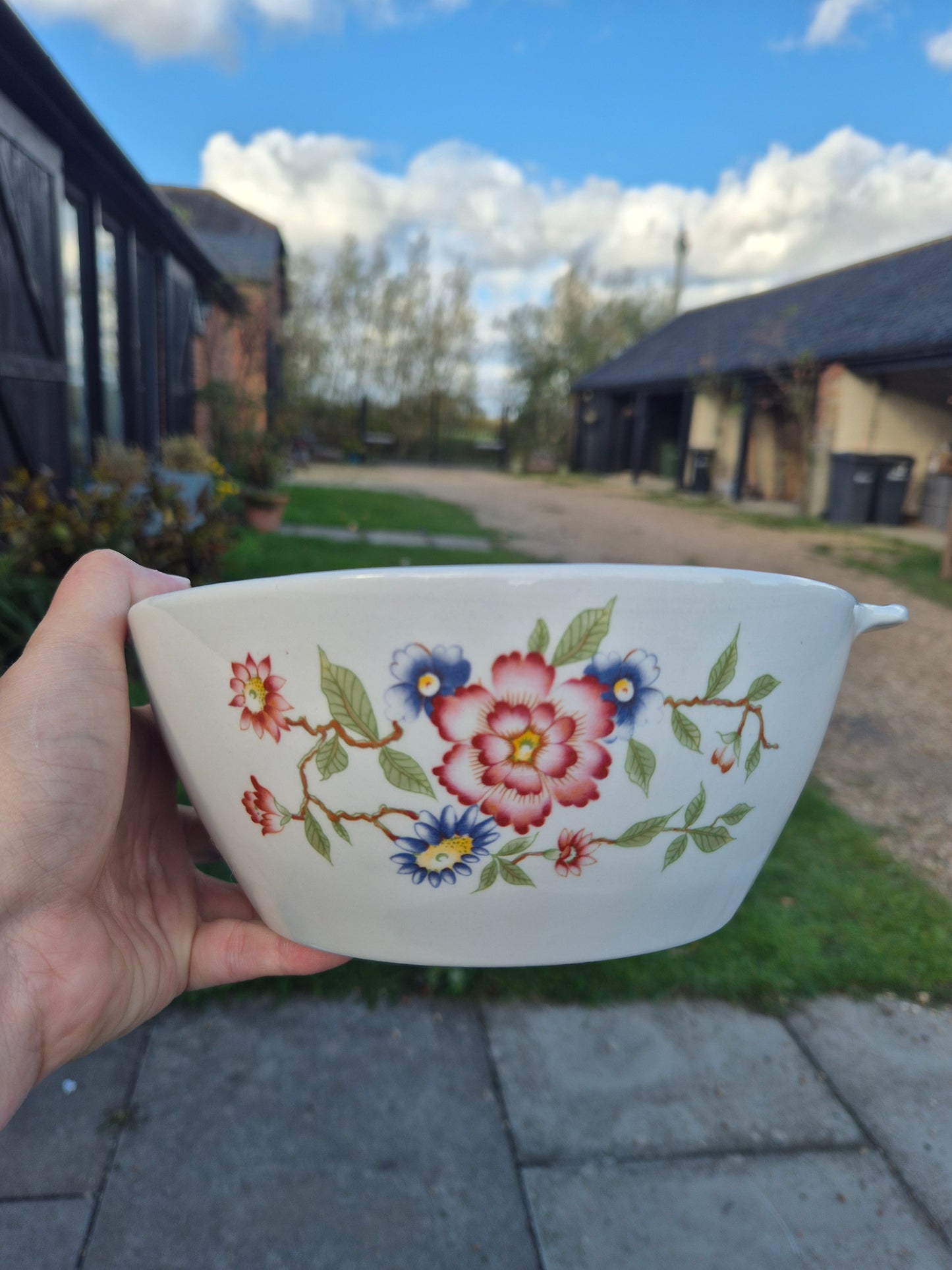 Floral serving bowl