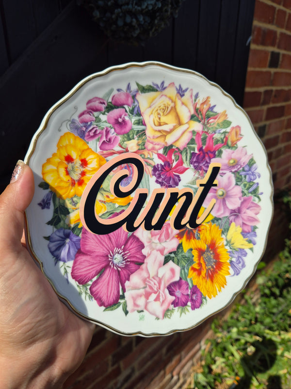 Cunt floral plate