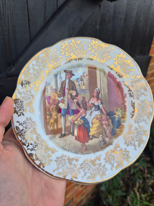 Side plate gold detail