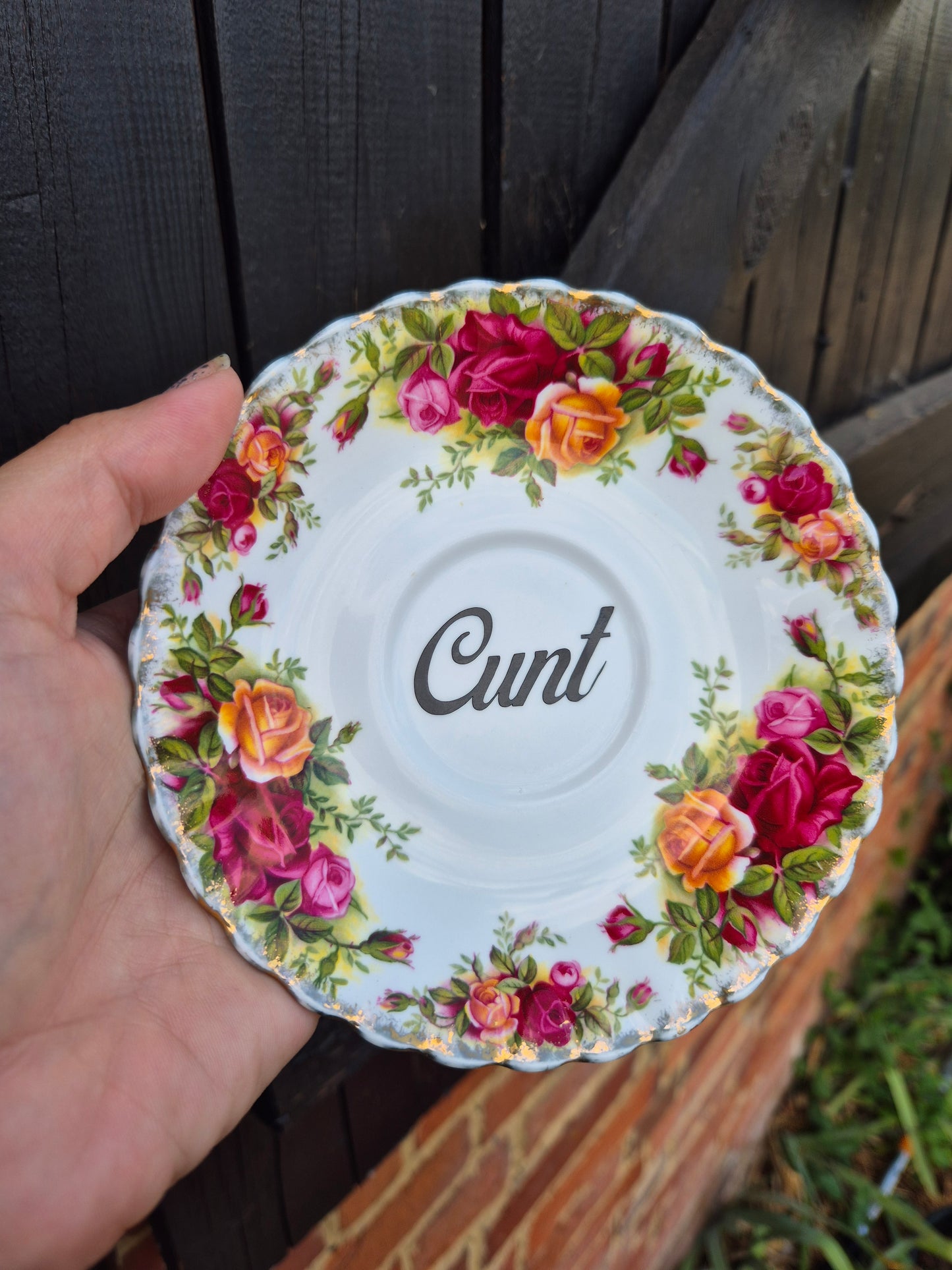 Cunt saucer