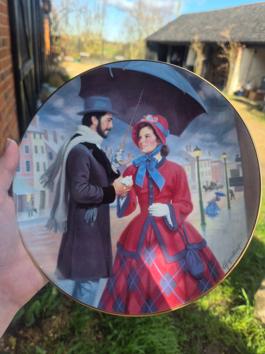 Couple with umbrella plate