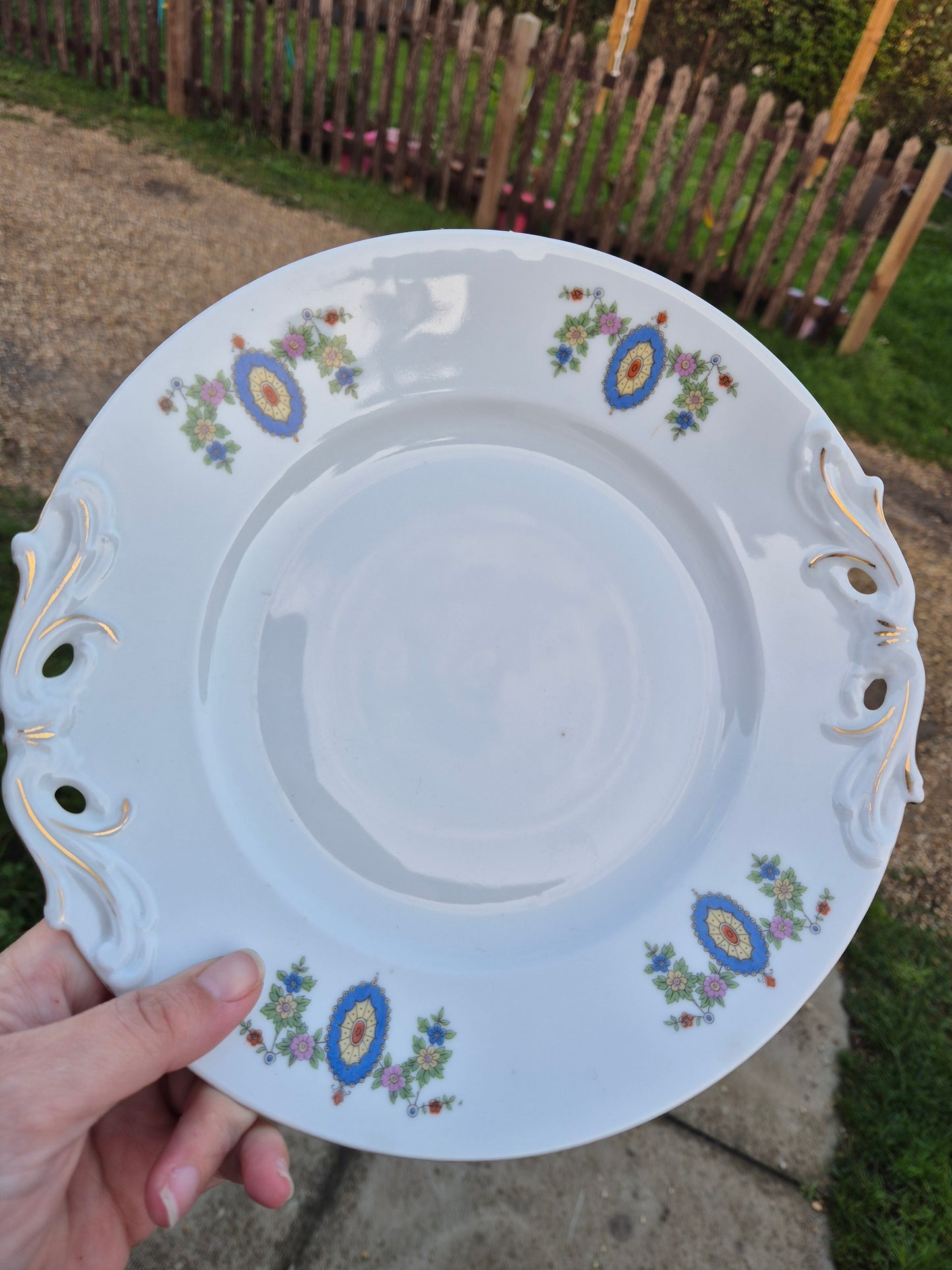 Decorative plate