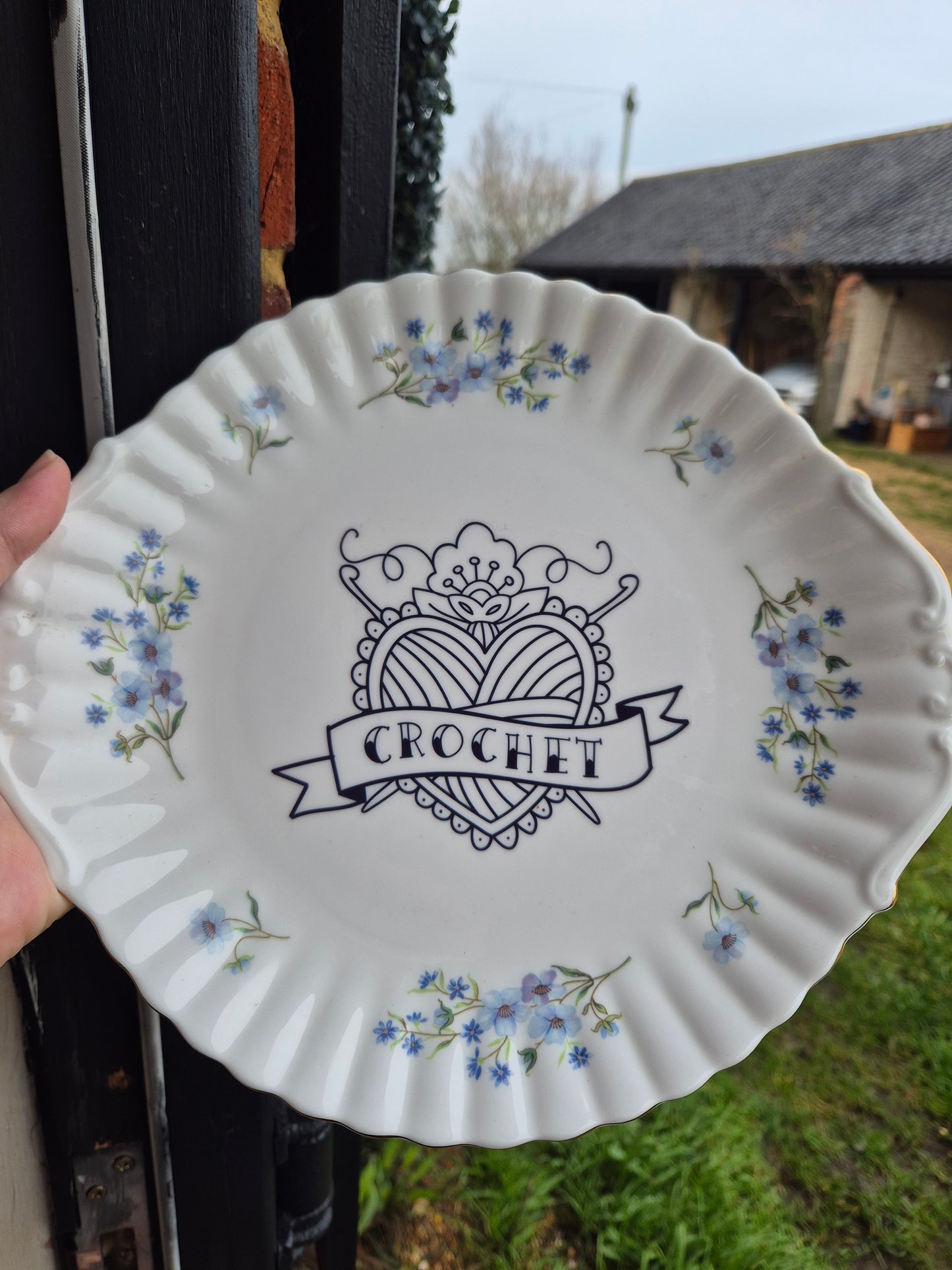 Large crochet heart cake plate