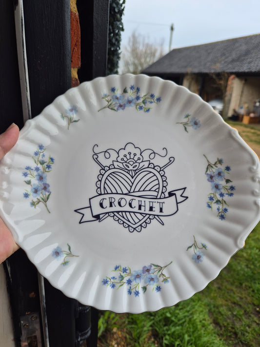 Large crochet heart cake plate