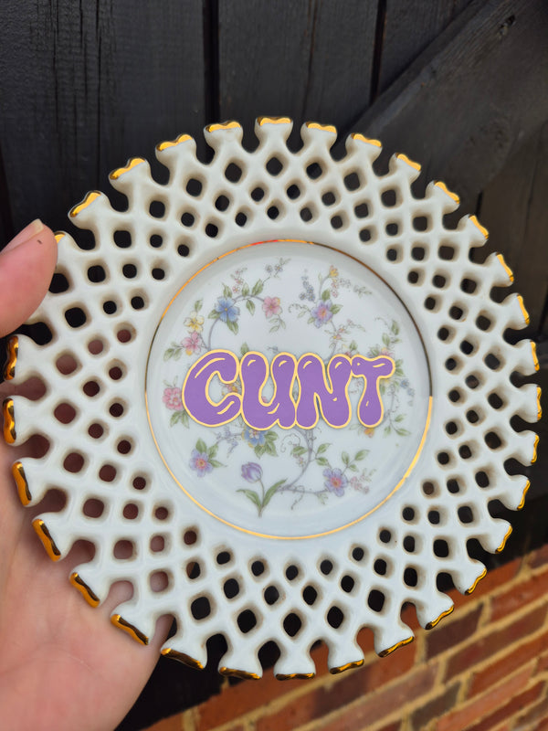 Cunt floral lace plate